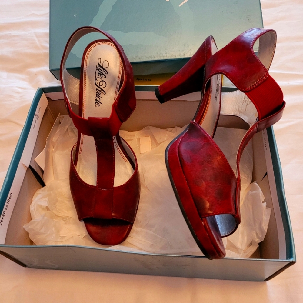 Life Stride Red Open-Toe Heels